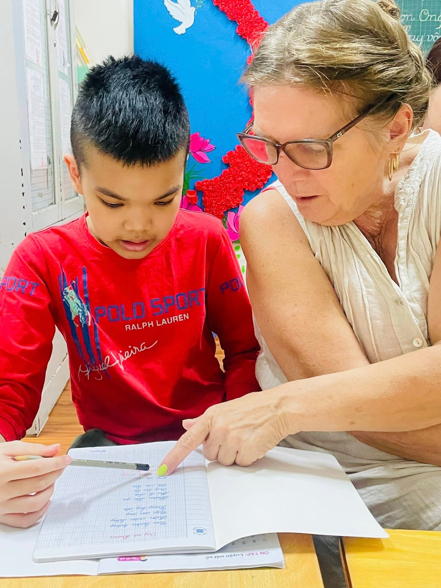 Carolyn teaching an art workshop